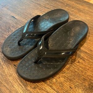 Black orthoheel flip flops women’s size 12 good used condition